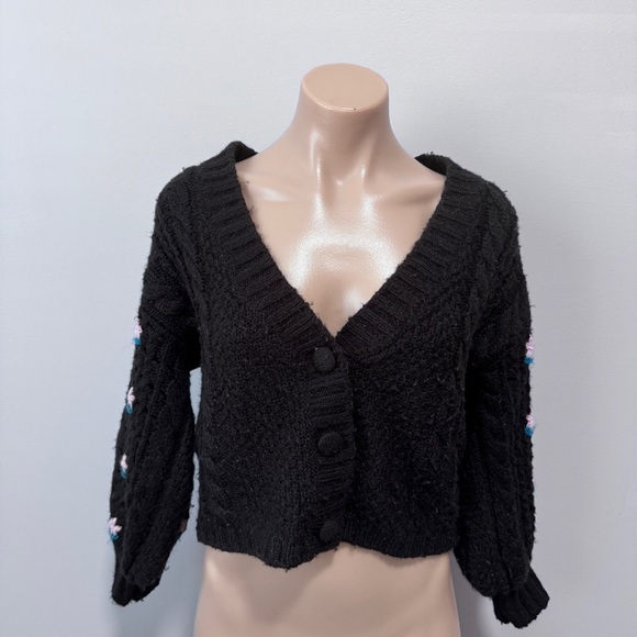 For Love & Lemons Savannah Cropped Cardigan Sweater Flowers Black Medium Puff - Picture 3 of 9